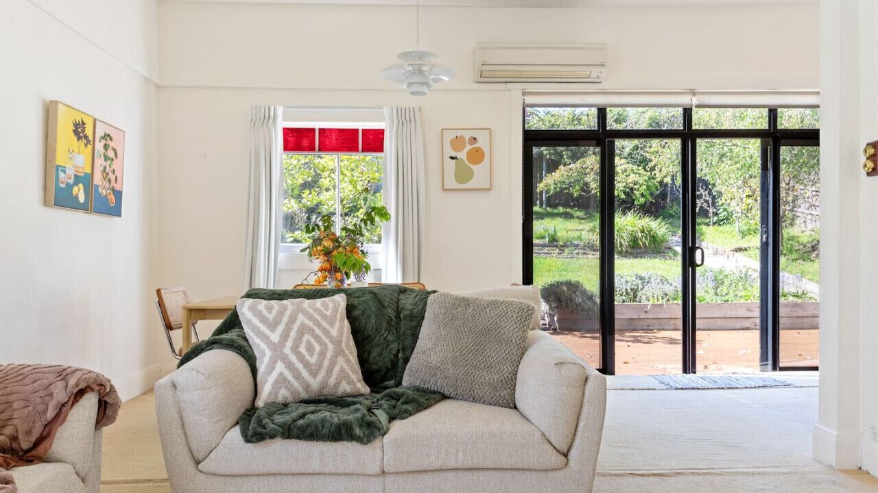 Photo of Livingroom in East Launceston