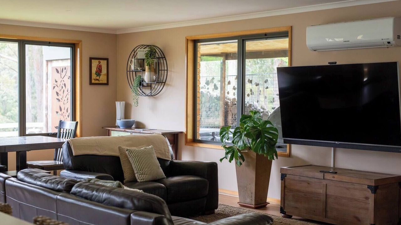 Photo of Livingroom in Longley