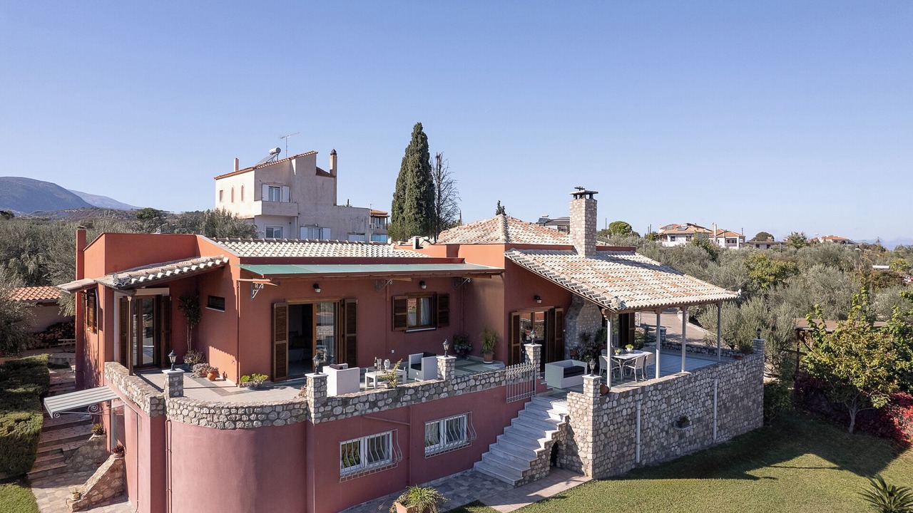 Photo of Outdoor in Aigialeia