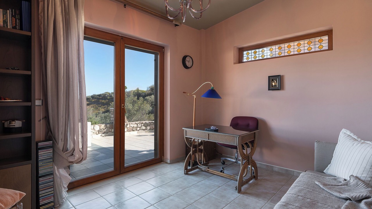 Photo of Bedroom in Aigialeia