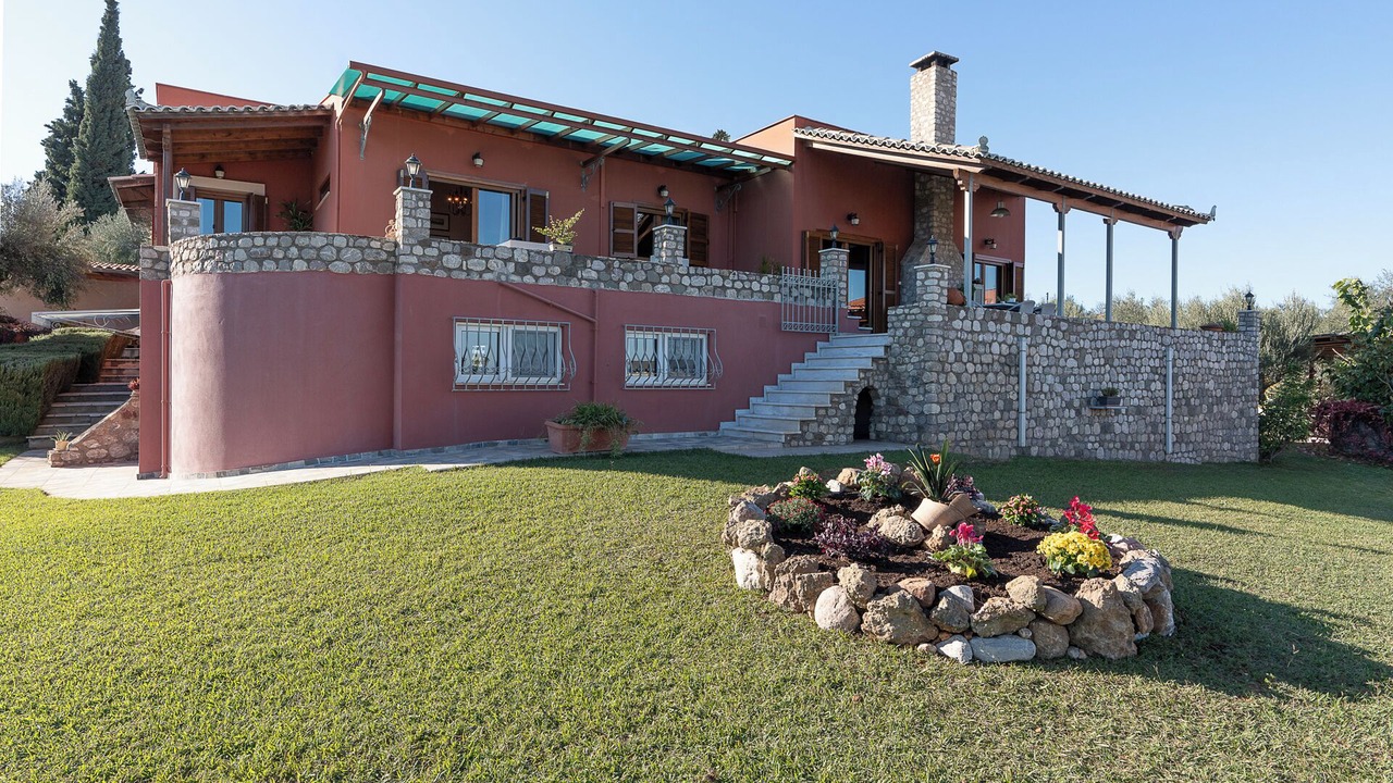 Photo of Outdoor in Aigialeia