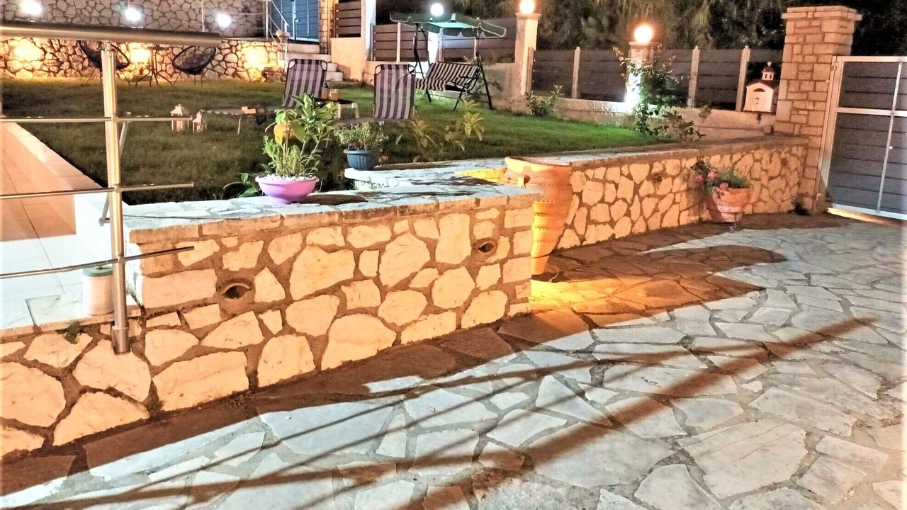 Photo of Outdoor in Antipernoi