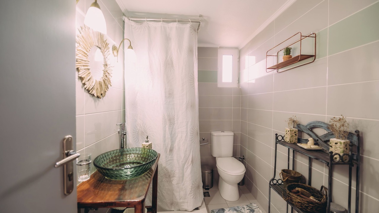 Photo of Bathroom in Katakolo