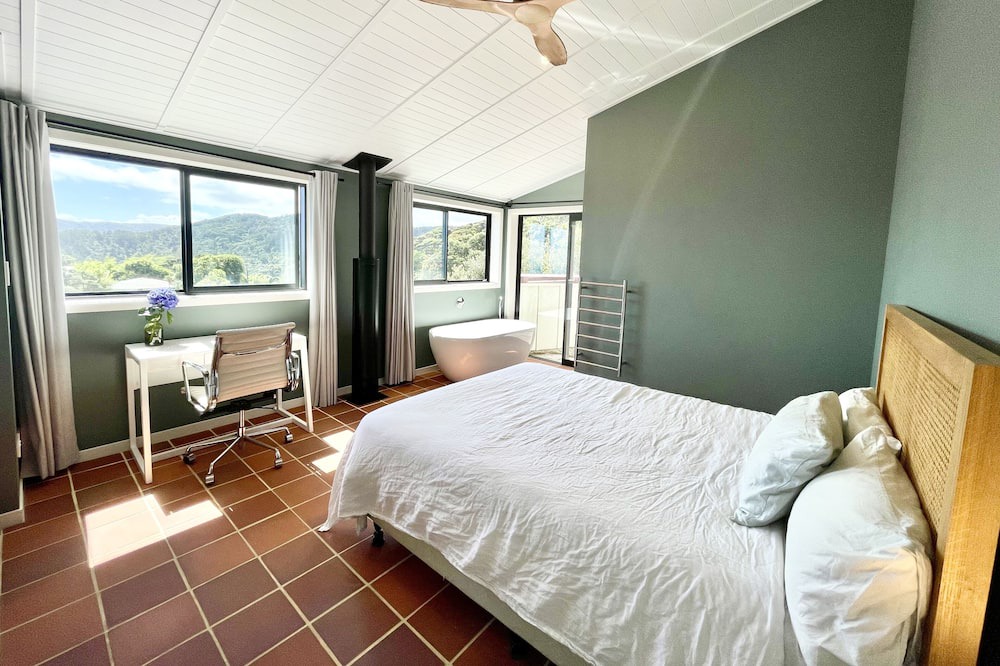 Photo of Bedroom in Piha