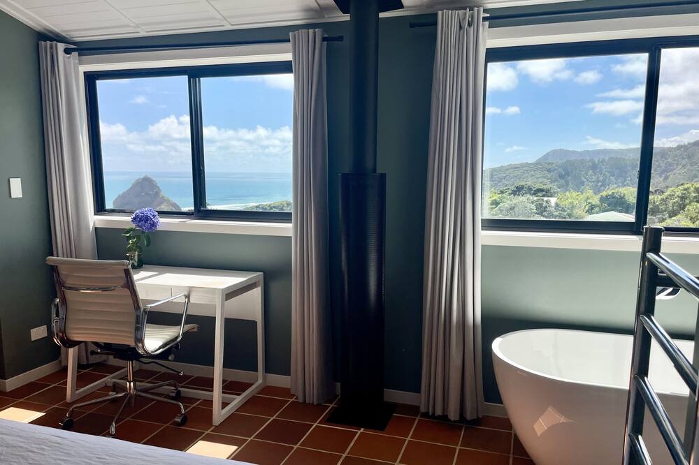 Photo of Bedroom in Piha