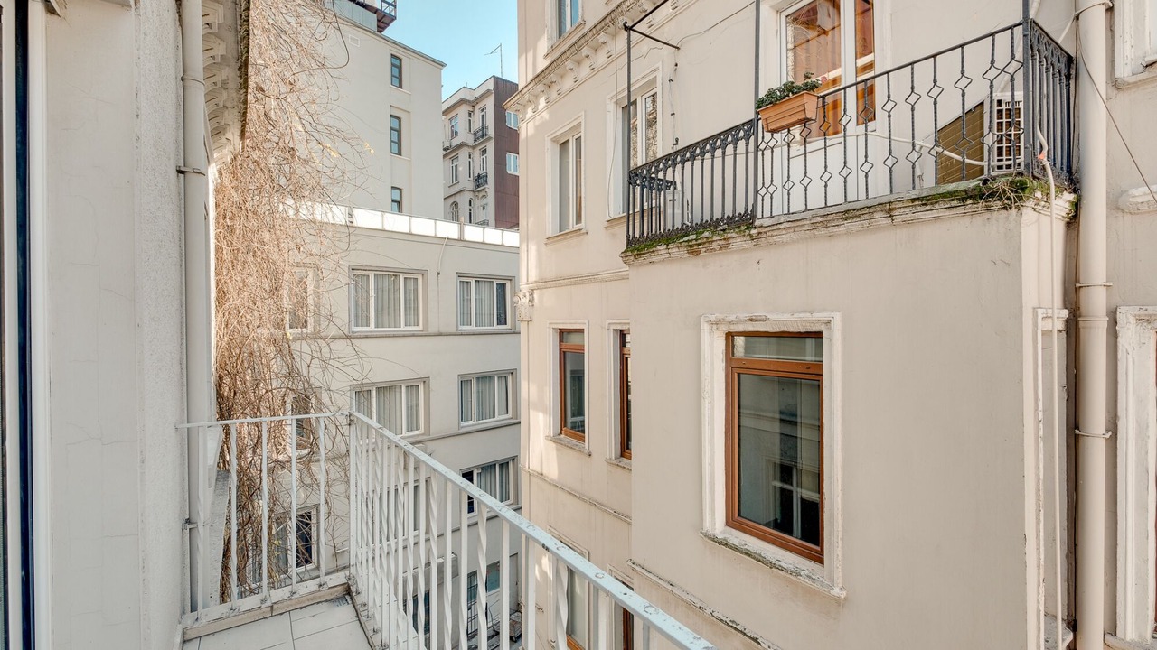 Photo of Outdoor in Pera