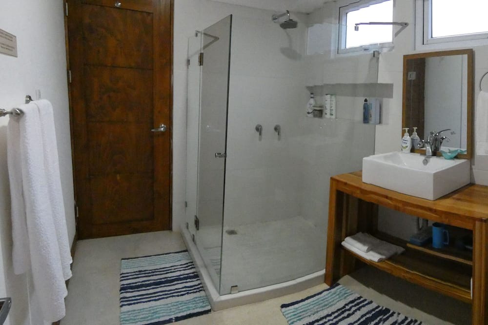 Photo of Bathroom in Turrialba