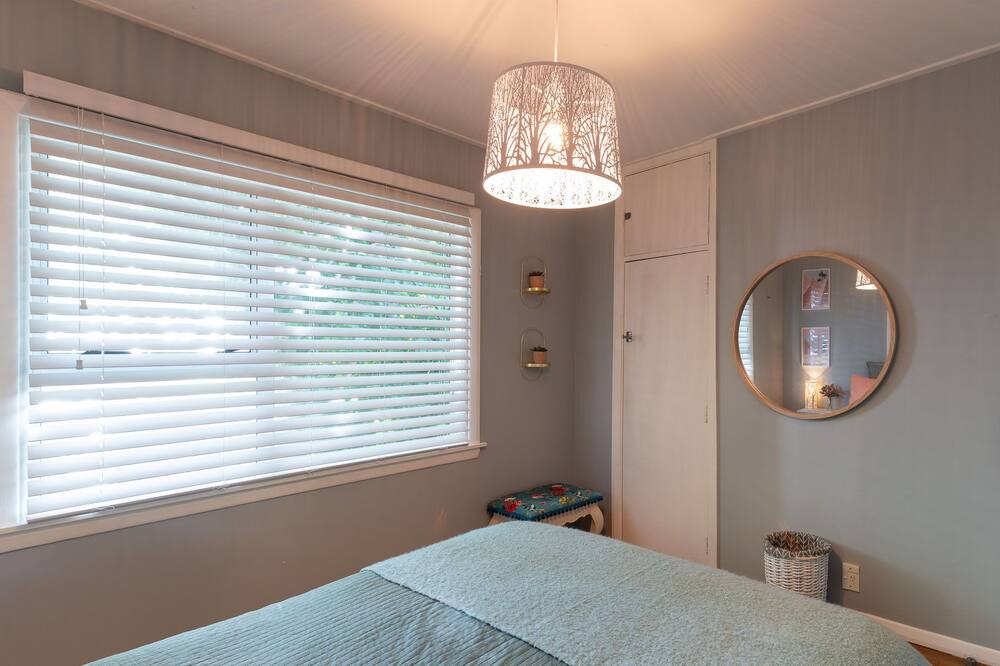 Photo of Bedroom in Tahunanui