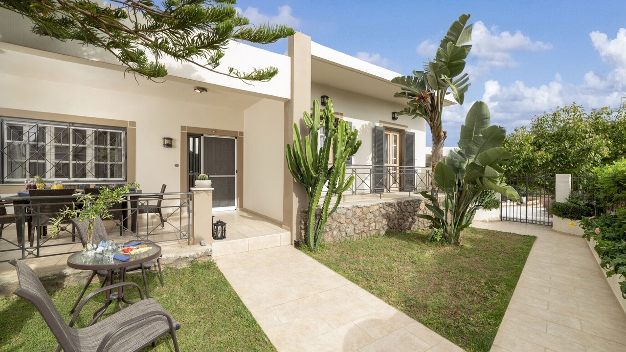 Photo of Outdoor in Flamouriana