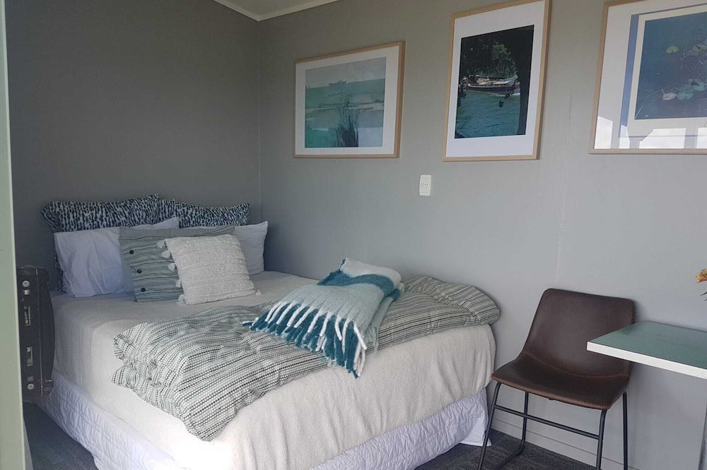 Photo of Bedroom in Maketu