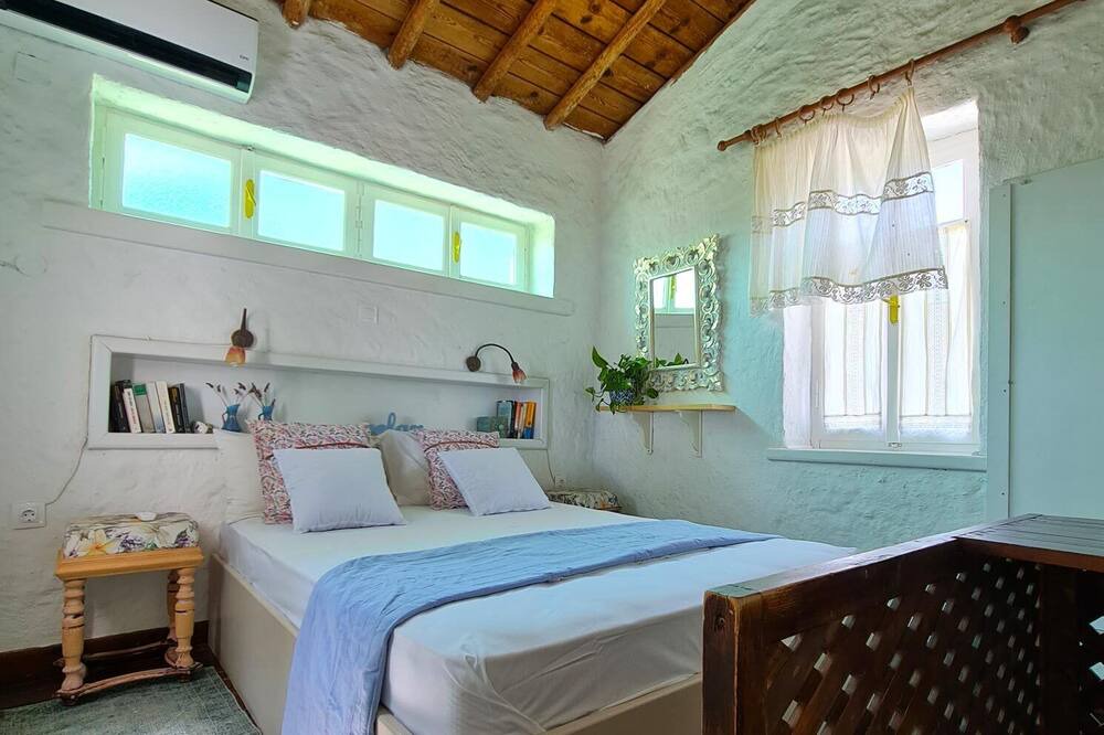 Photo of Bedroom in Kampos Marathokampou