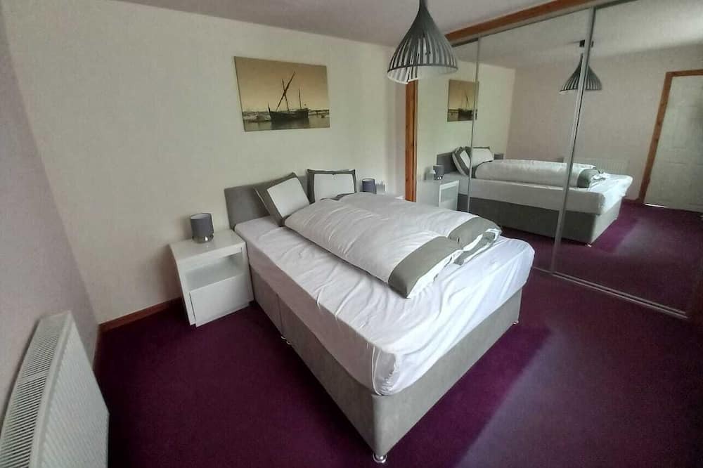 Photo of Bedroom in Elgin
