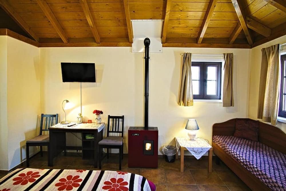 Photo of Bedroom in Asprangeloi