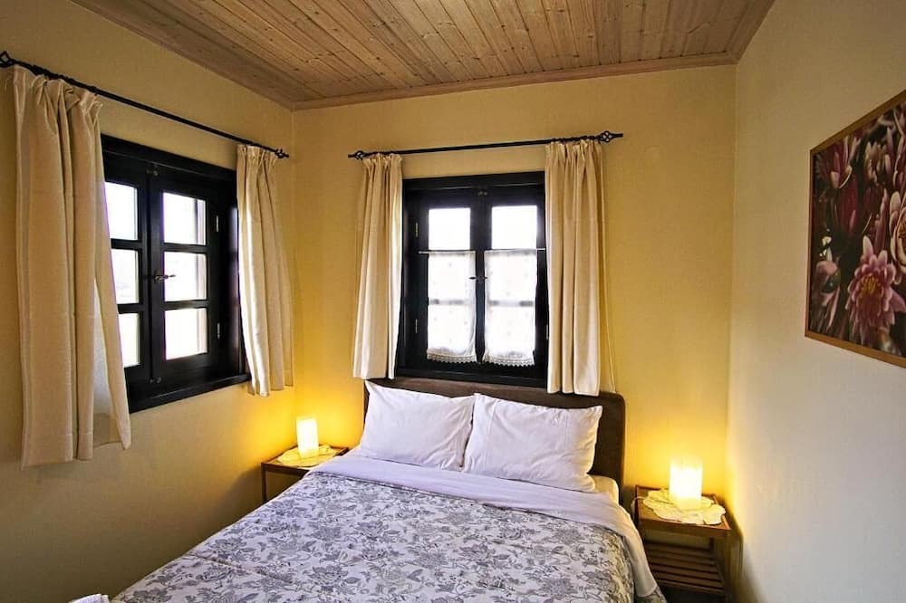 Photo of Bedroom in Asprangeloi