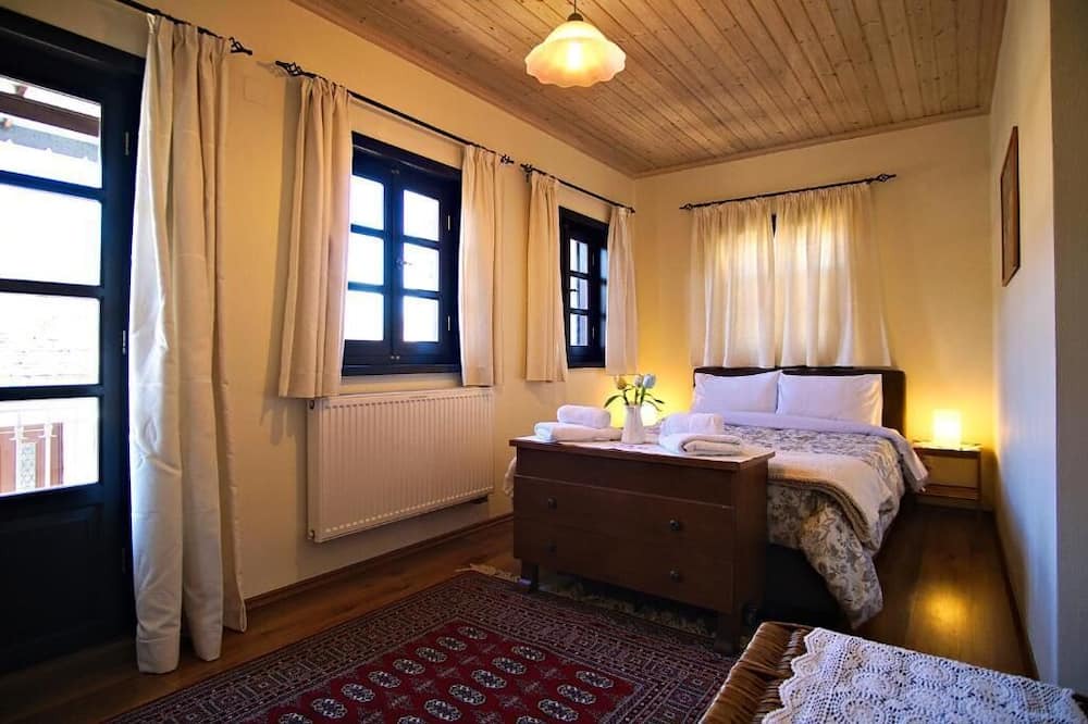 Photo of Bedroom in Asprangeloi