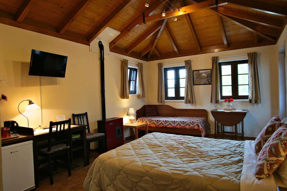 Photo of Bedroom in Asprangeloi