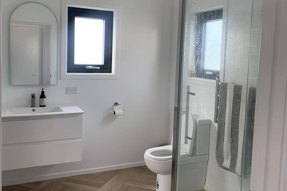 Photo of Bathroom in Diamond Harbour
