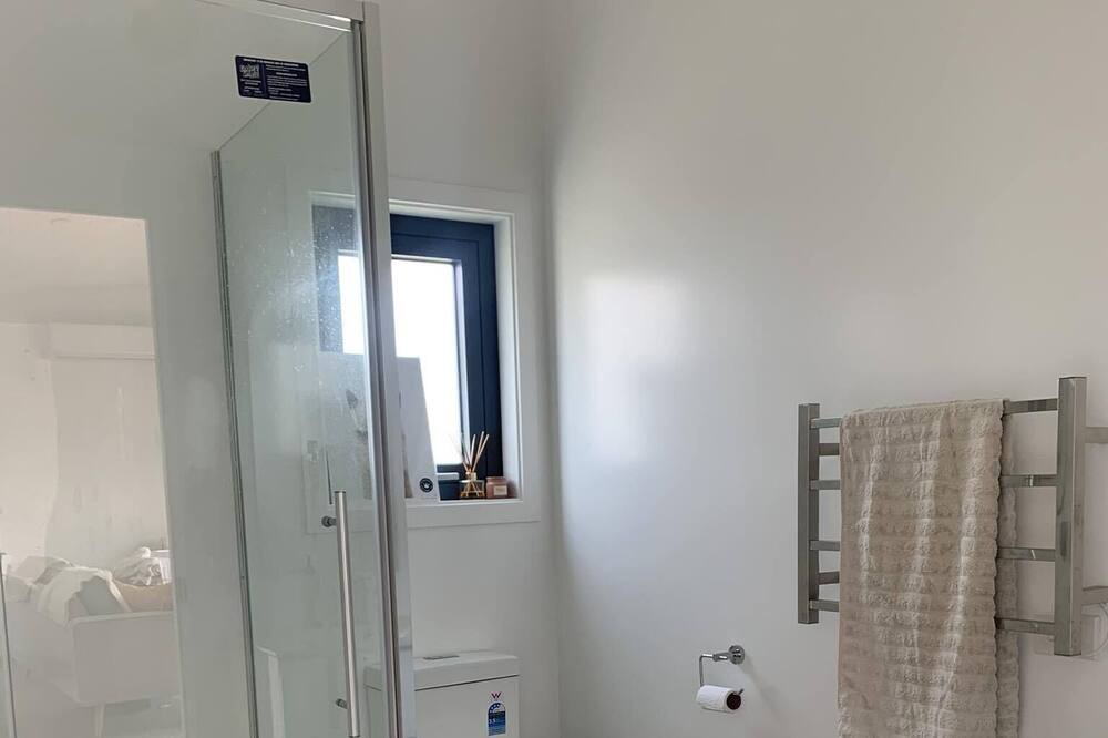 Photo of Bathroom in Diamond Harbour