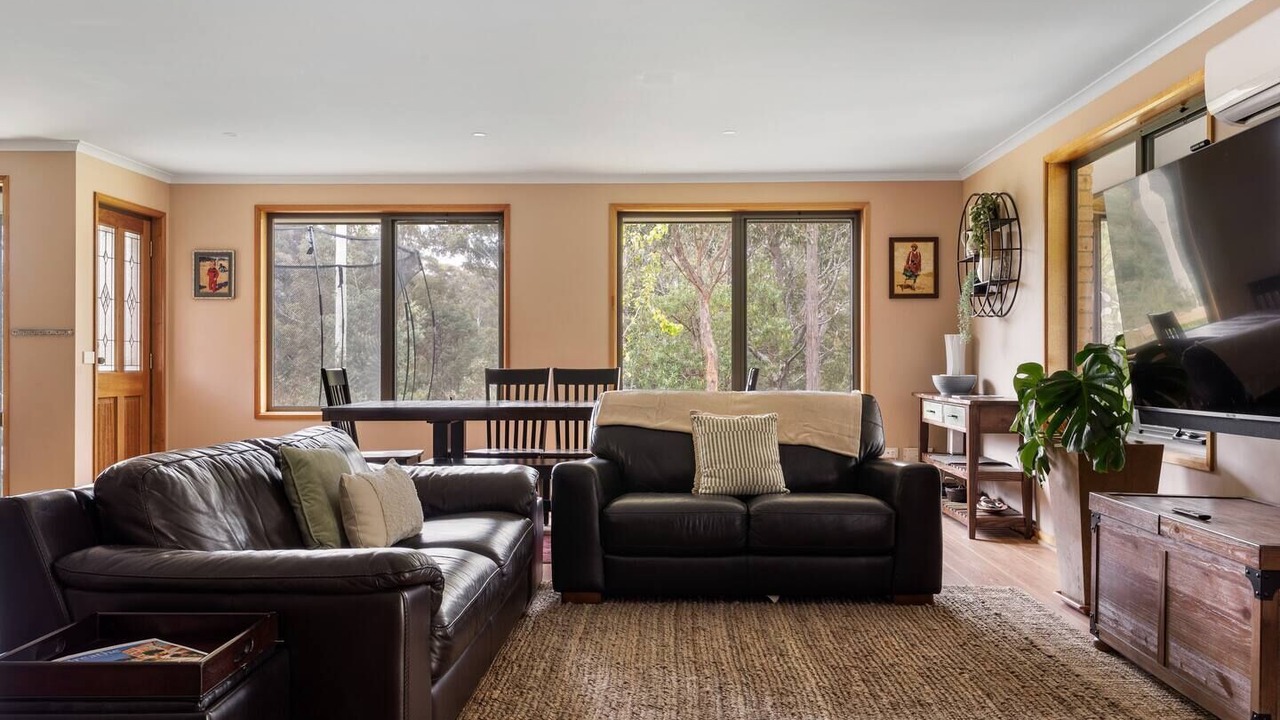 Photo of Livingroom in Longley
