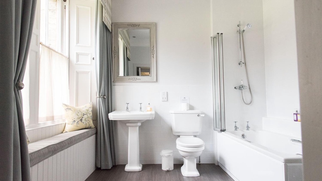 Photo of Bathroom in Glenrothes