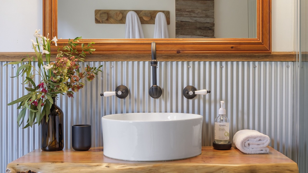 Photo of Bathroom in Alonnah