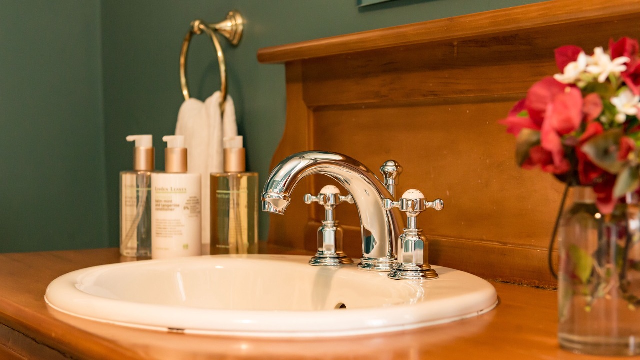 Photo of Bathroom in Russell