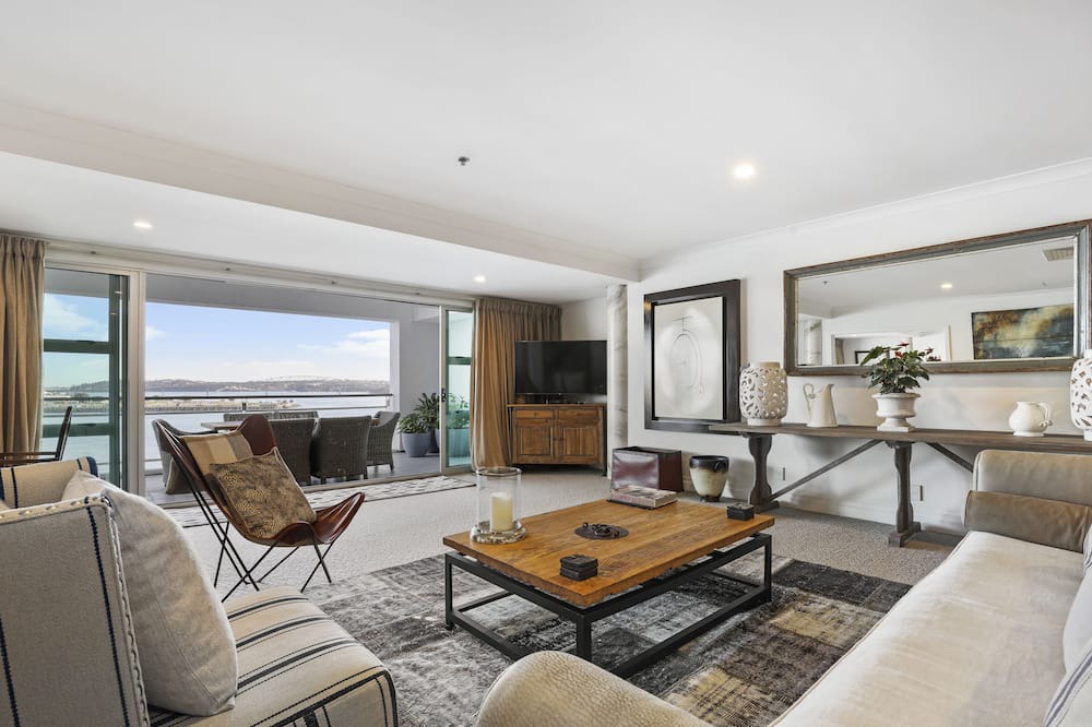 Photo of Livingroom in Auckland Central Business District