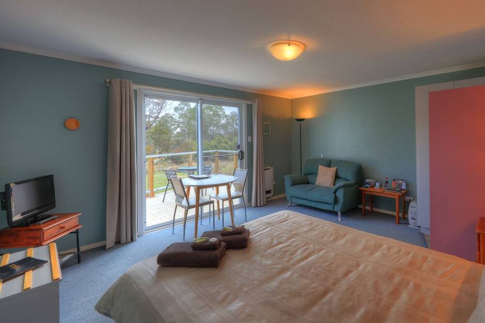 Photo of Livingroom in Bronte Park