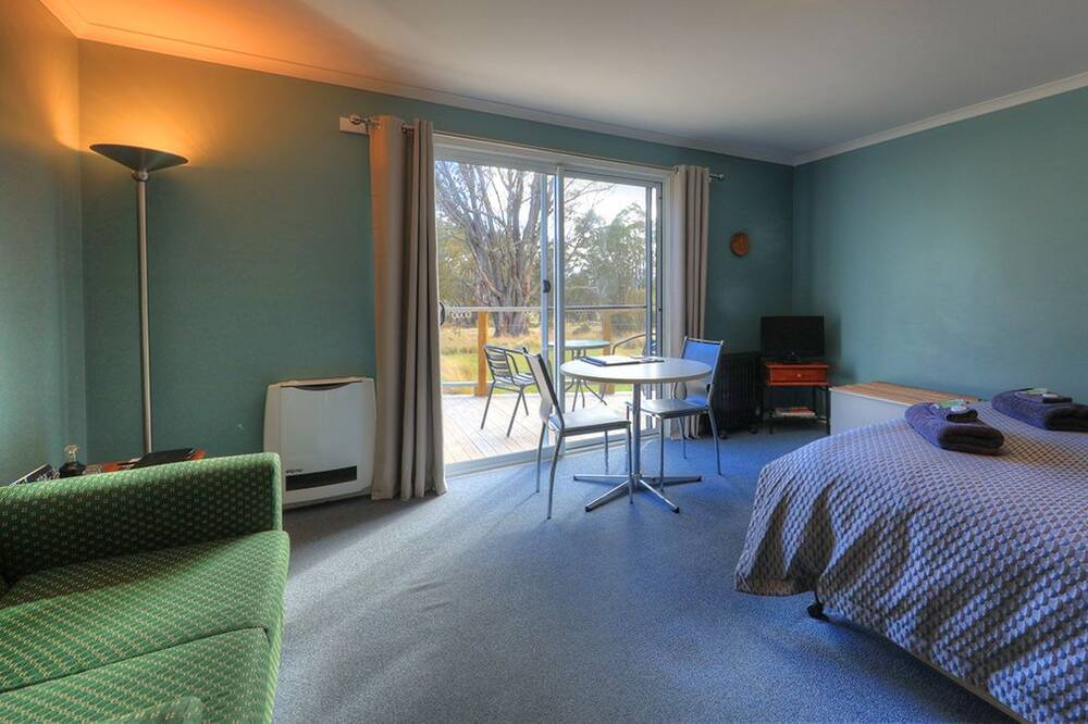 Photo of Livingroom in Bronte Park