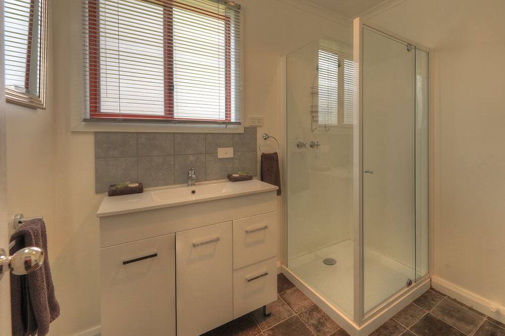 Photo of Bathroom in Bronte Park