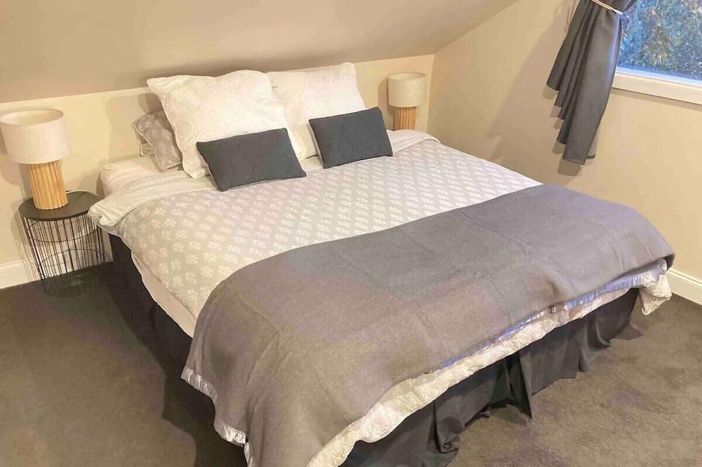 Photo of Bedroom in North Lilydale