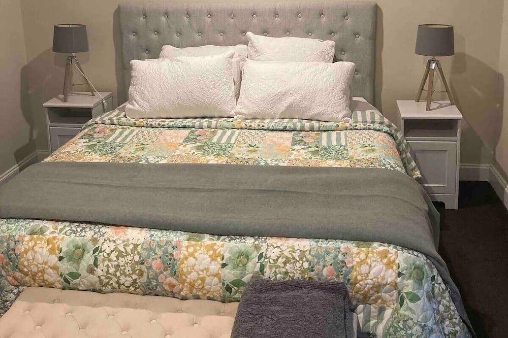 Photo of Bedroom in North Lilydale