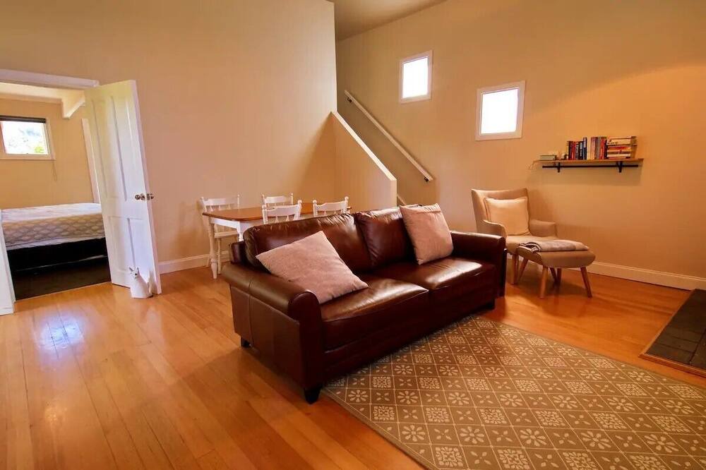 Photo of Livingroom in North Lilydale