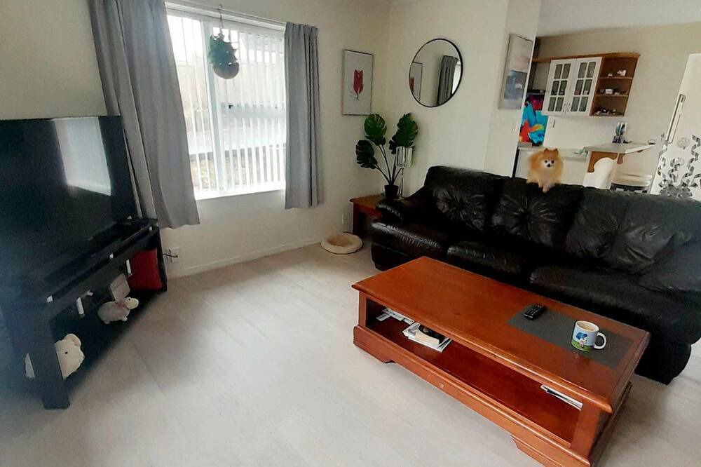 Photo of Livingroom in Newlands