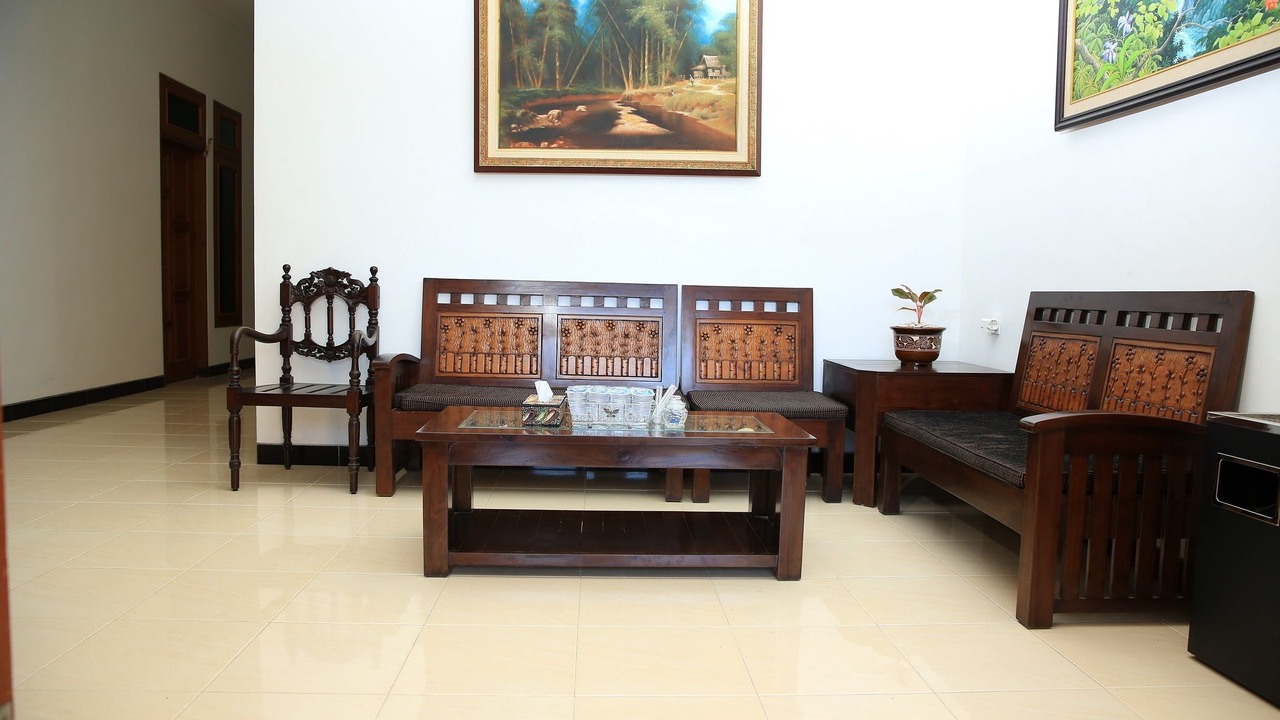 Photo of Livingroom in Delod Peken