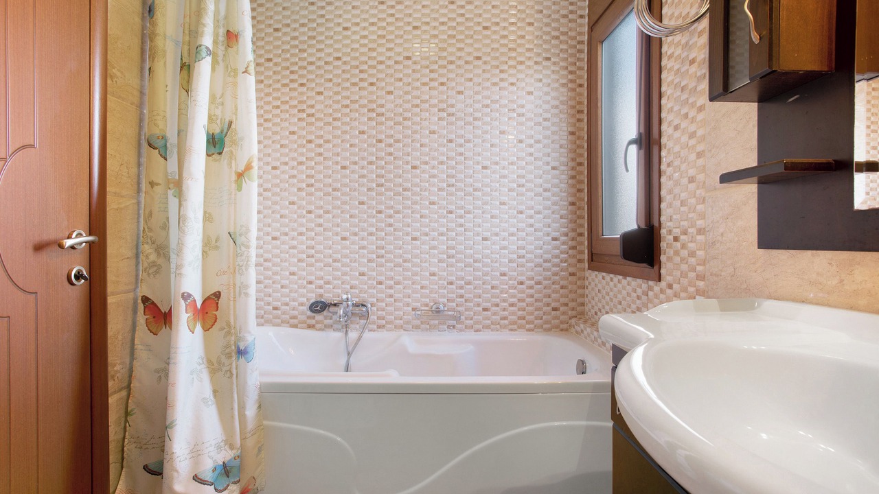 Photo of Bathroom in Alikanas