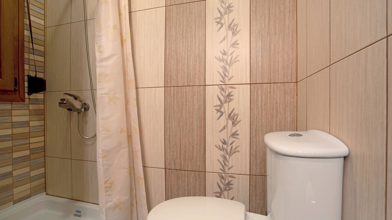 Photo of Bathroom in Alikanas