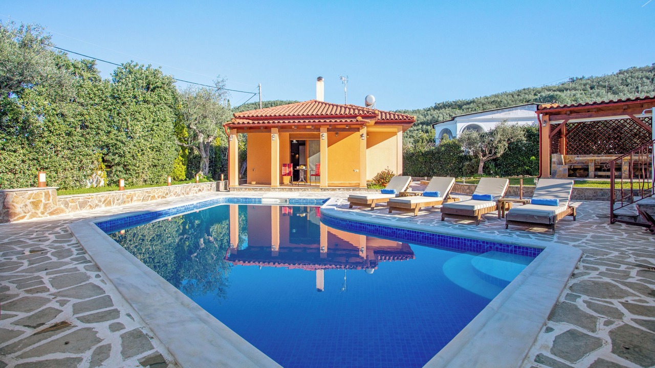 Photo of Outdoor in Alikanas