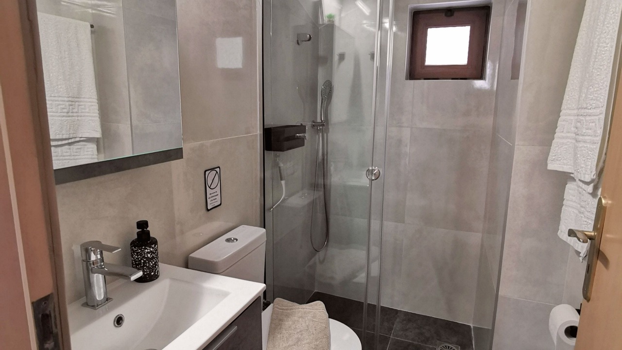 Photo of Bathroom in Roumeli