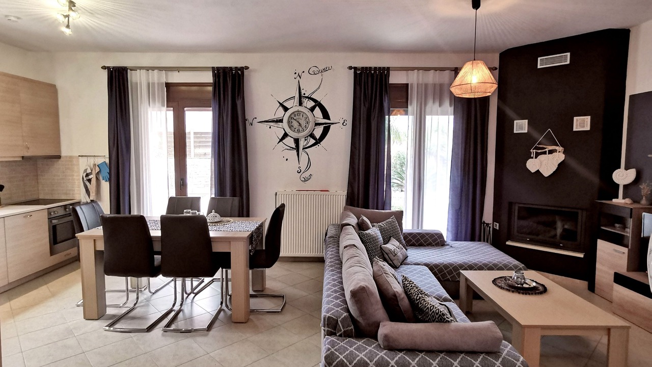 Photo of Livingroom in Roumeli