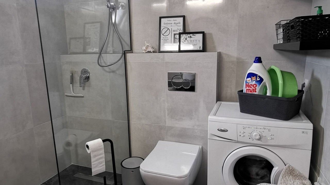 Photo of Bathroom in Roumeli