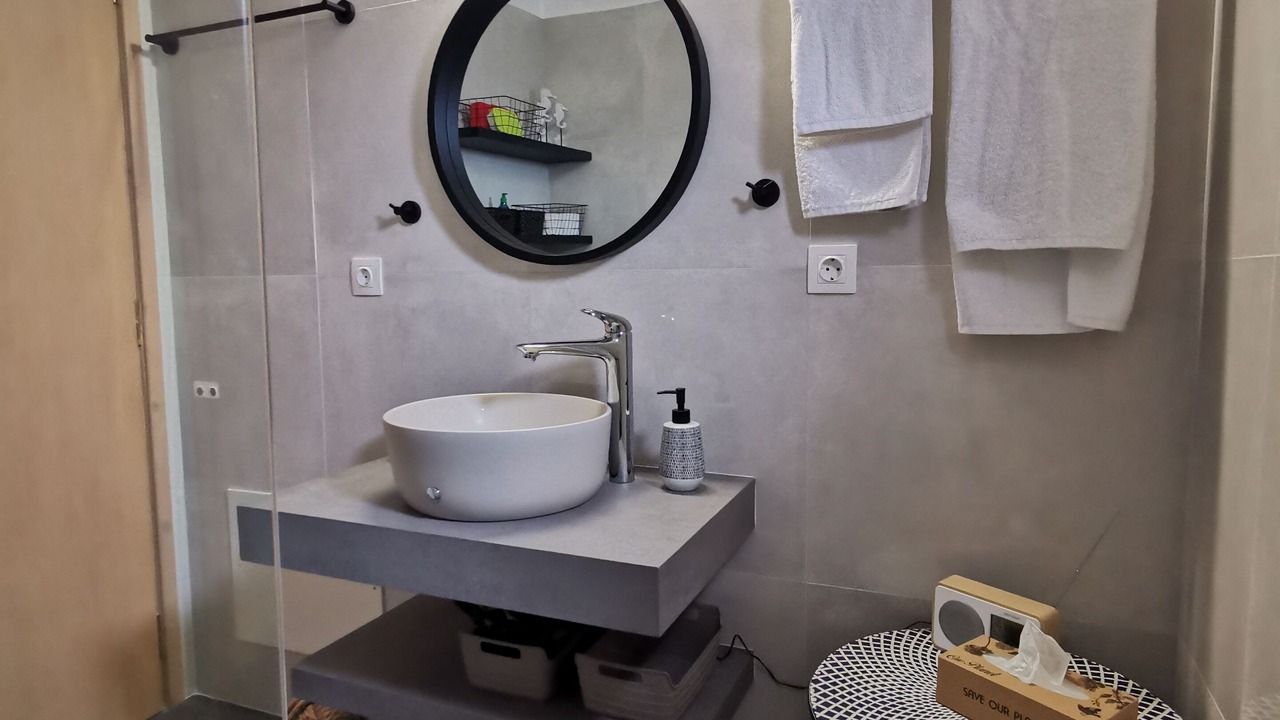 Photo of Bathroom in Roumeli