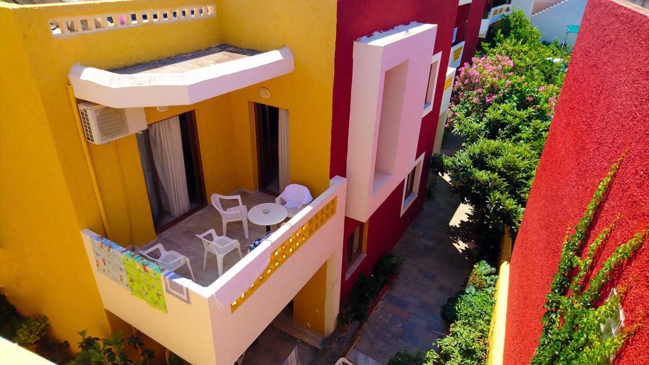 Photo of Patio Balcony in Platanes