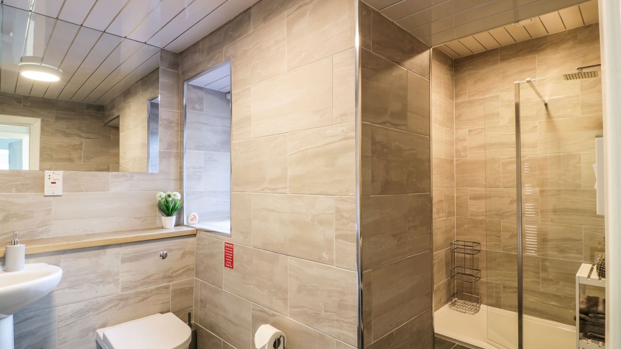 Photo of Bathroom in Maidens
