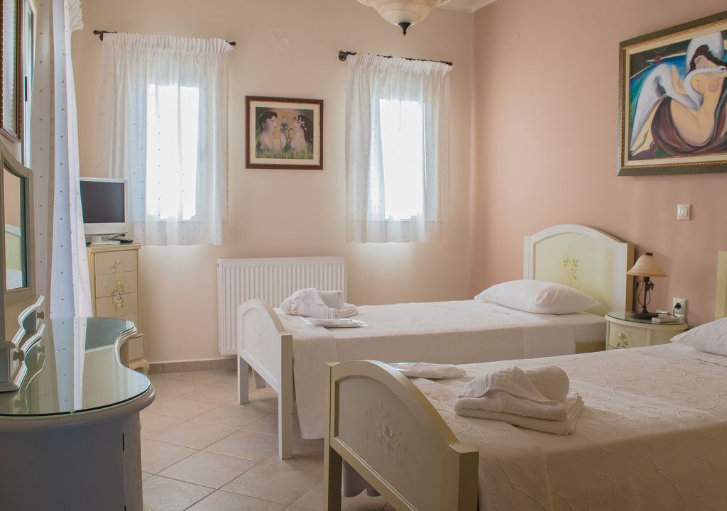 Photo of Bedroom in Plateies