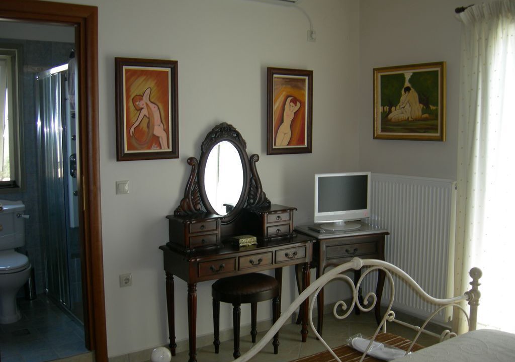 Photo of Bedroom in Plateies