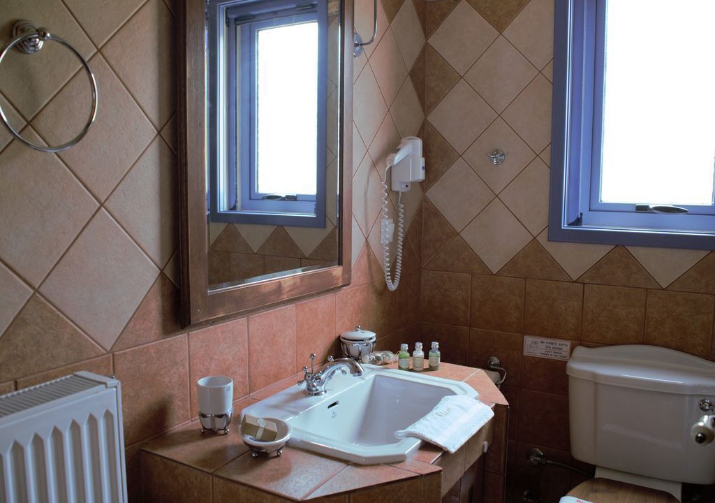 Photo of Bathroom in Plateies