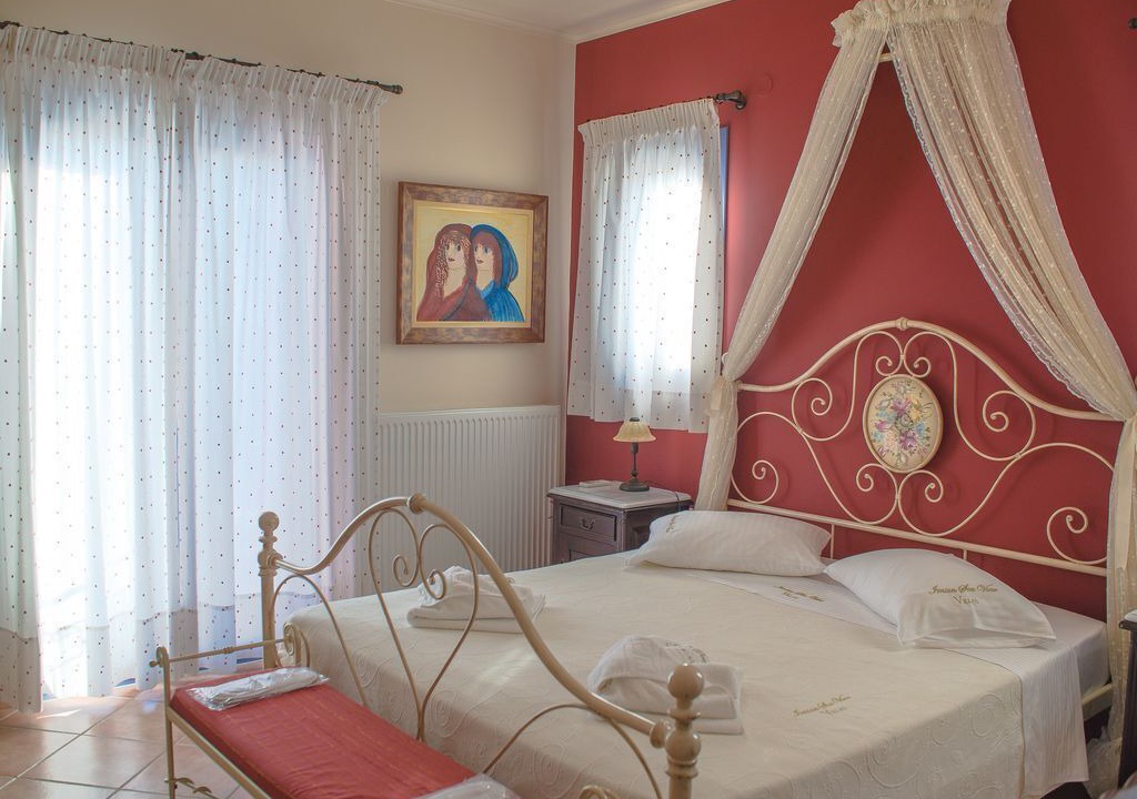 Photo of Bedroom in Plateies