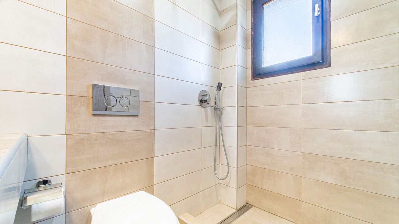 Photo of Bathroom in Agios Georgios Pagon