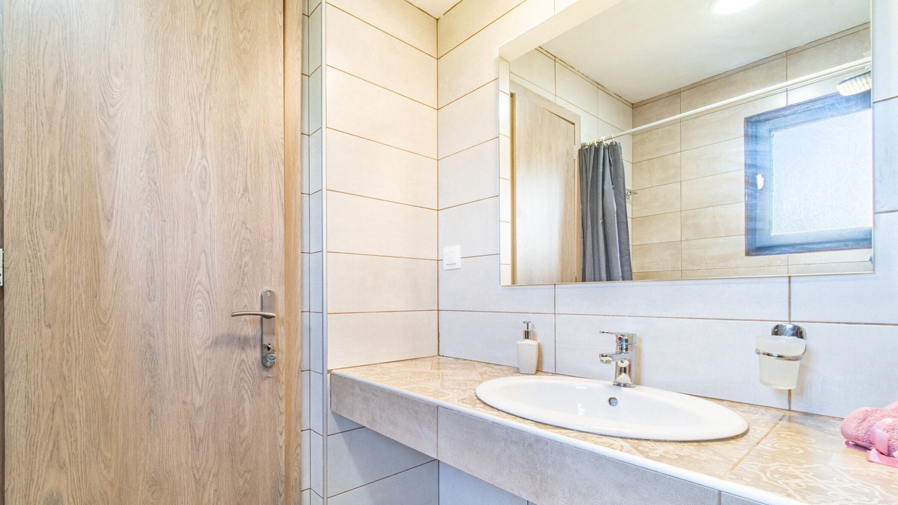Photo of Bathroom in Agios Georgios Pagon